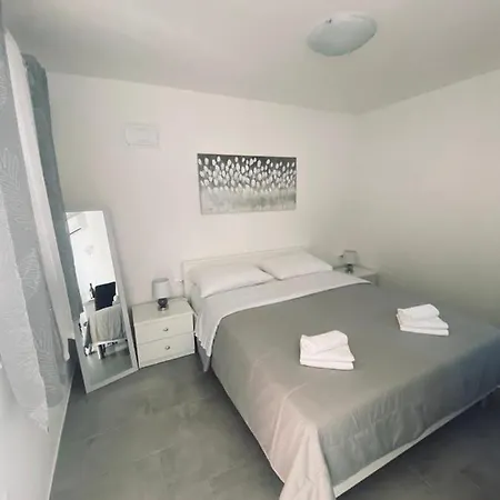 Apartmani Mila Starigrad Paklenica Exterior foto